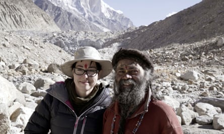 Sue Perkins with Nirmla Baba at the source of the Ganges.