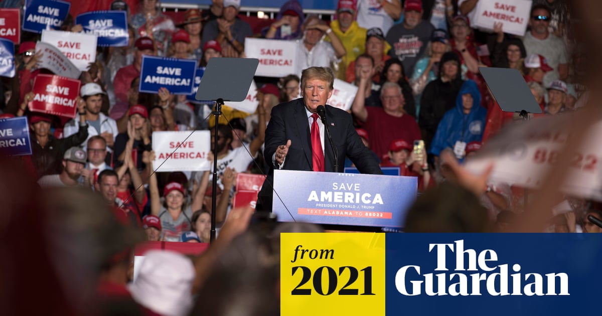 Trump booed after telling supp...