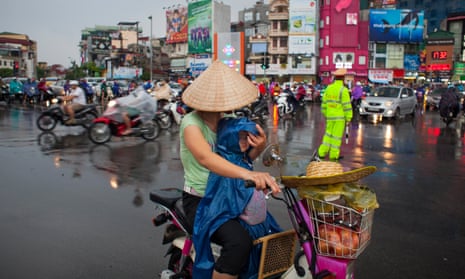 HOW TO CROSS A ROAD IN VIETNAM. Many first-time-visit foreigners