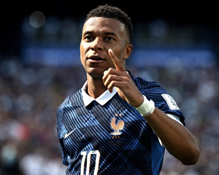 Kylian Mbappé hungry for Golden Boot battle with Messi as he sings Les Bleus