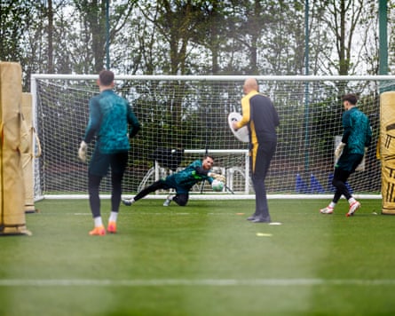 José Sá makes a prevention during Wolves training