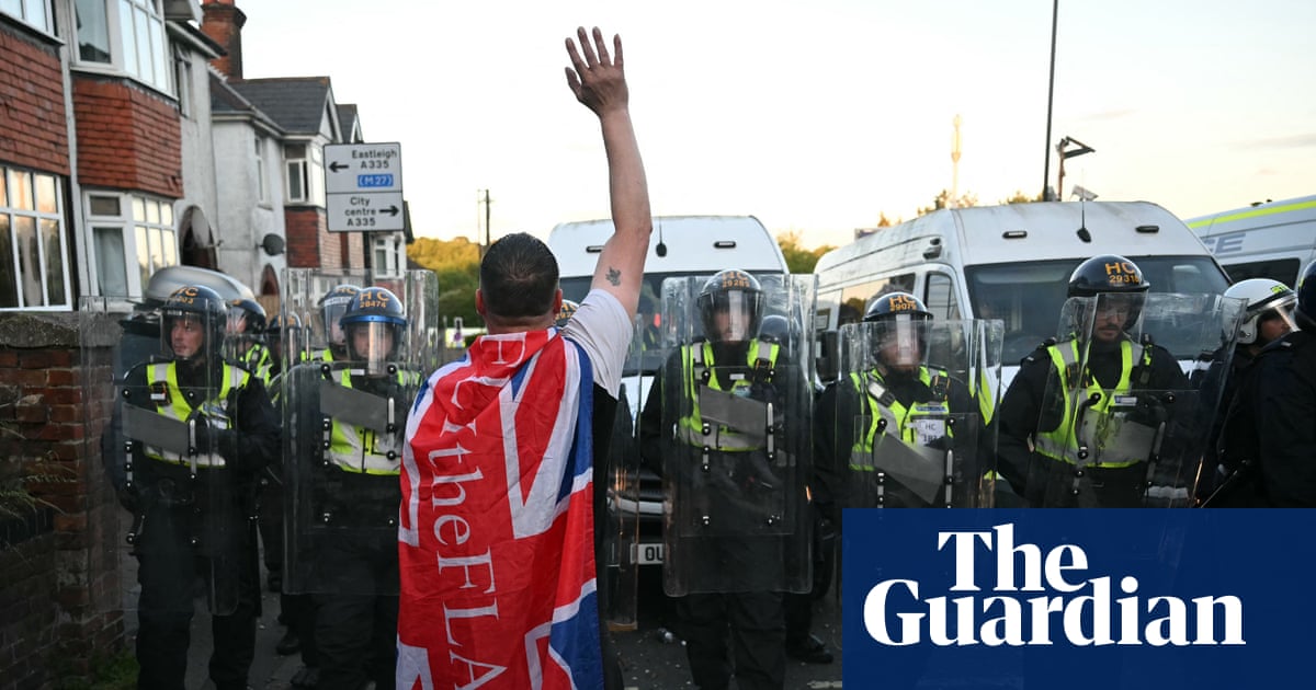 Minister criticises anti-discrimination guidance to police amid Southampton protests