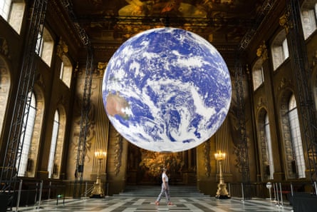 Sculpture of Earth in Royal Naval College