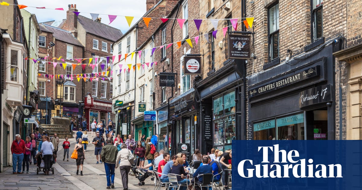 Lower shop prices boost prospect of Bank of England rate cut Lower shop prices boost prospect of Bank of England rate cut