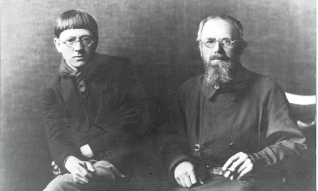 David Jones with the sculptor Eric Gill in 1926