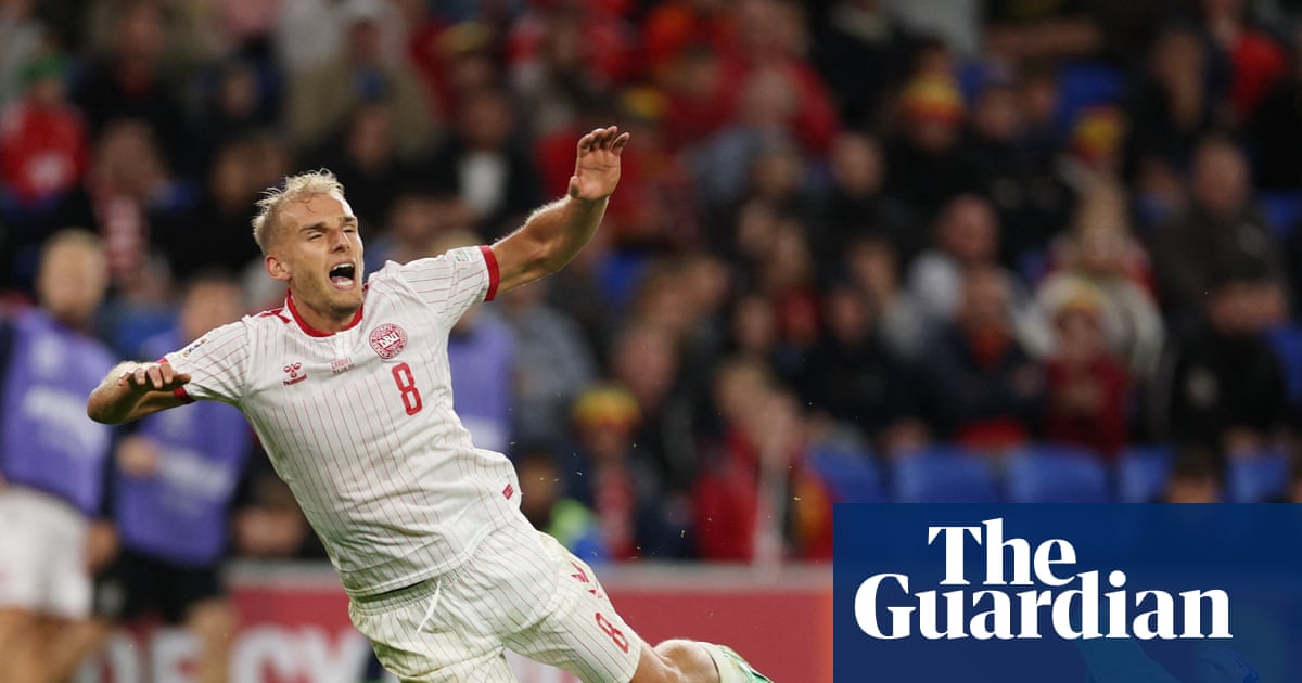 Denmark sink Wales as Rasmus Højlund makes Danny Ward pay for blunder