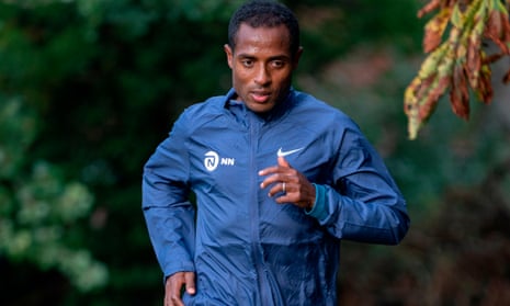 Kenenisa Bekele said he was sorry to disappoint his fans by pulling out of the London Marathon at short notice.