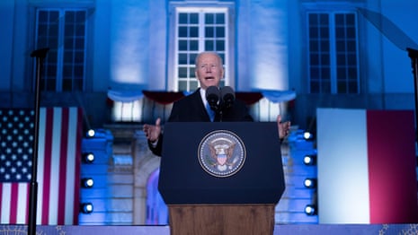 Biden tells crowd Putin 'cannot remain in power' – video