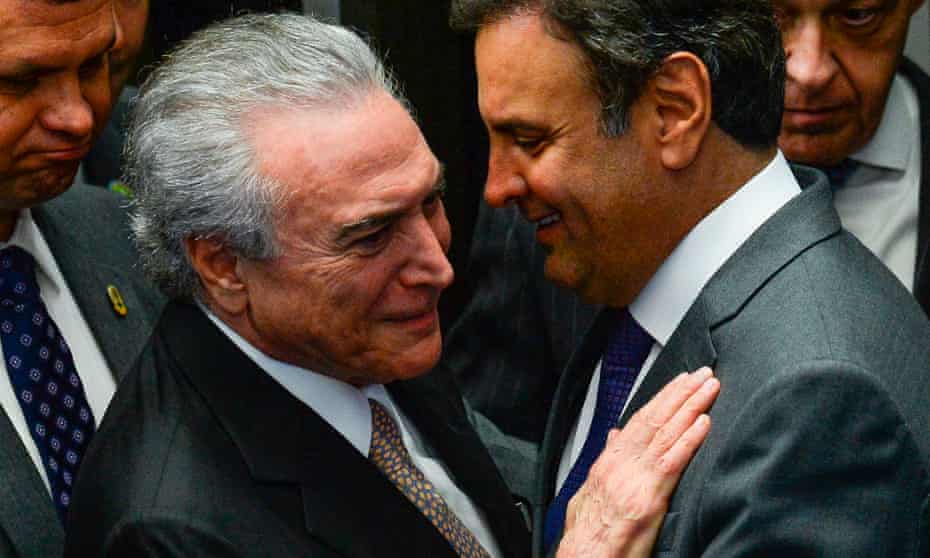 Michel Temer (left) speaks with Aecio Neves in Brasilia on 31 August 2016.