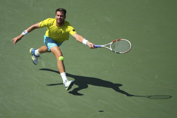Cameron Norrie on his way to taking the second set.