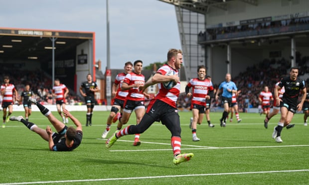 Ollie Thorley crosses the line to score Gloucester’s fifth try against Saracens