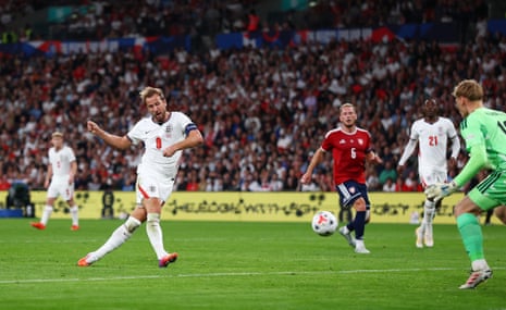 Harry Kane sweeps the ball home to double England's lead against Czechia.