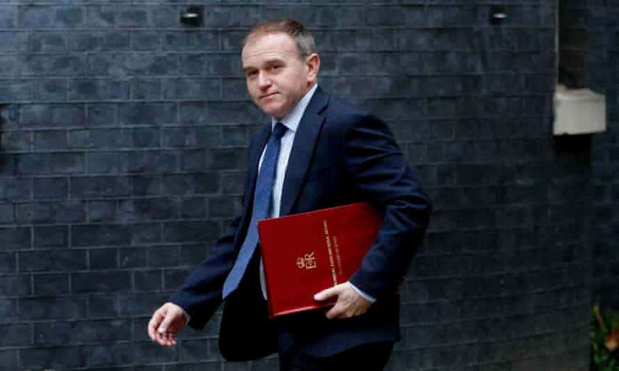 Le secrétaire d'État à l'environnement, à l'alimentation et aux affaires rurales, George Eustice