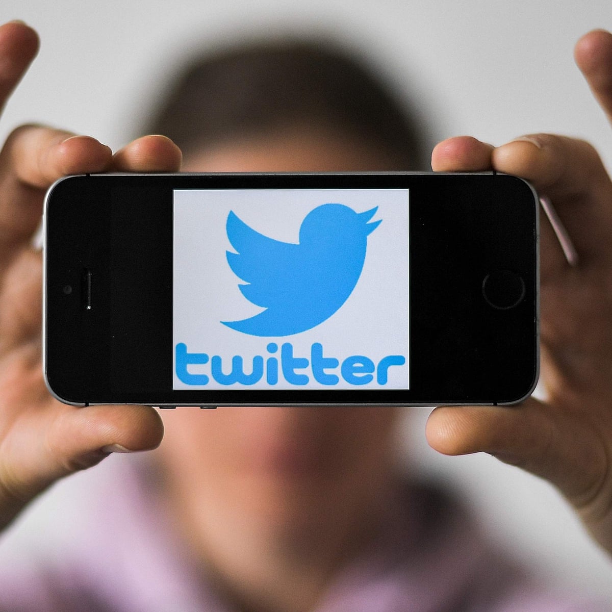 Twitter Deletes 170 000 Accounts Linked To China Influence Campaign Technology The Guardian
