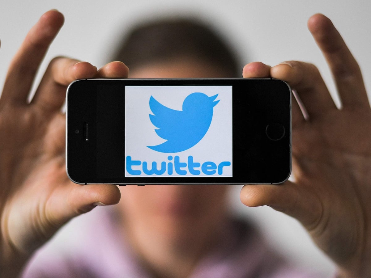 twitter deletes 170 000 accounts linked