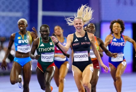 Keely Hodgkinson win gold in the Olympic 800m in Paris