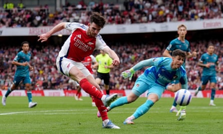 Declan Rice gives Arsenal the lead.