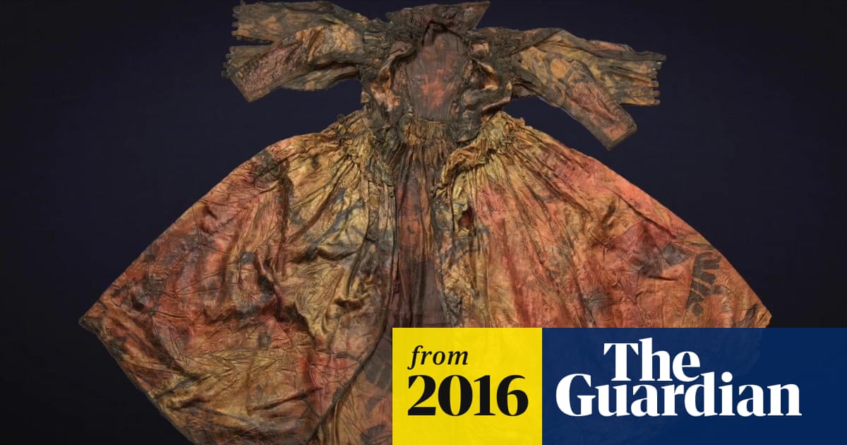 stunning silver wedding dress recovered from 17th century shipwreck Stunning silver wedding dress recovered from 17th century shipwreck | Regional/National Headlines