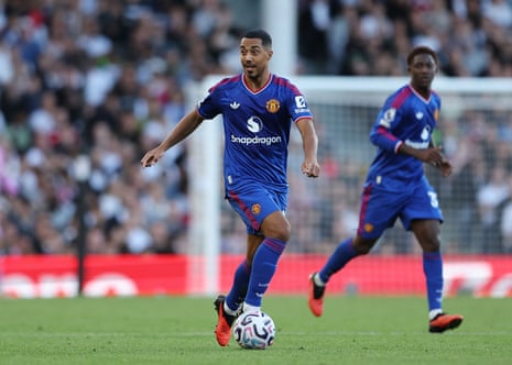 Youri Tielemans on the ball against Fulham