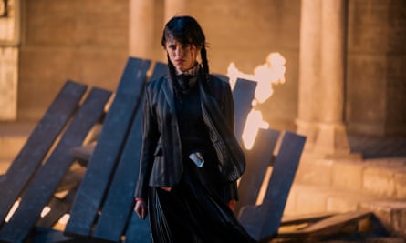 Mercredi.  Jenna Ortega dans le rôle de Wednesday Addams dans l'épisode 108 de Wednesday.  Cr.  Vlad Ciopléa/Netflix © 2022