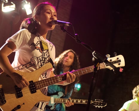 Deer Hoof Peform At Village Underground<br>LONDON, ENGLAND - SEPTEMBER 04: (L to R) Satomi Matsuzaki, Ed Rodriguez and Greg Saunier of Deer Hoof perform at Village Underground on September 4, 2017 in London, England. (Photo by Robin Little/Redferns)