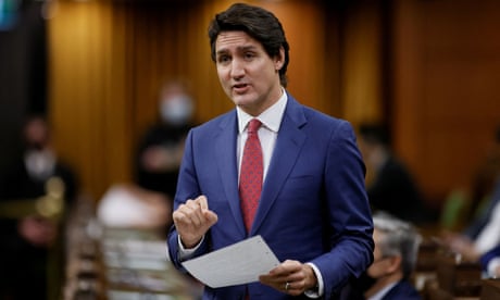PHOTO DE DOSSIER: Le premier ministre du Canada, Justin Trudeau, prend la parole lors de la période des questions à la Chambre des communes sur la colline du Parlement à Ottawa, Ontario, Canada, le 15 décembre 2021. REUTERS / Blair Gable / File Photo