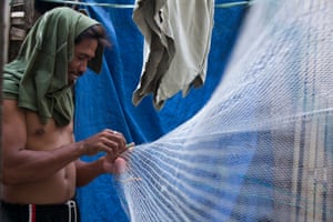 Transforming discarded fishing nets into carpet tiles,