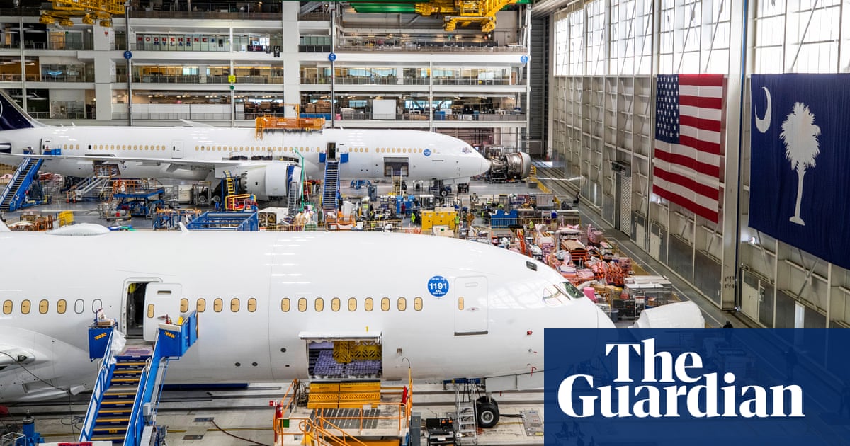 Boeing employees’ use of safety concern service up 500% after panel blowout