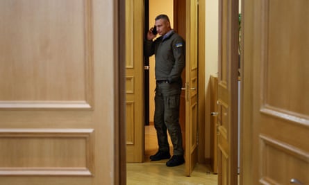 Кличко говорил в свой телефон