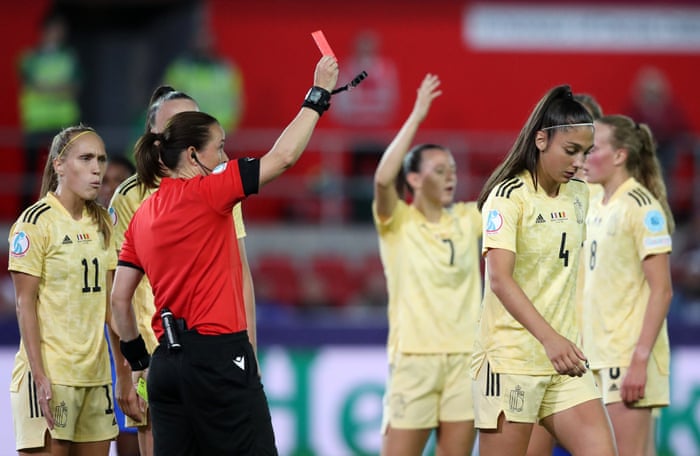 Amber Tysiak is sent off!