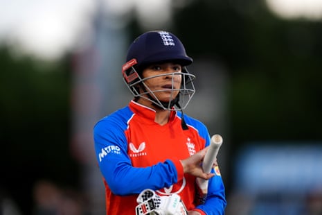 England’s Sophia Dunkley walks after being caught by New Zealand’s Izzy Sharp.