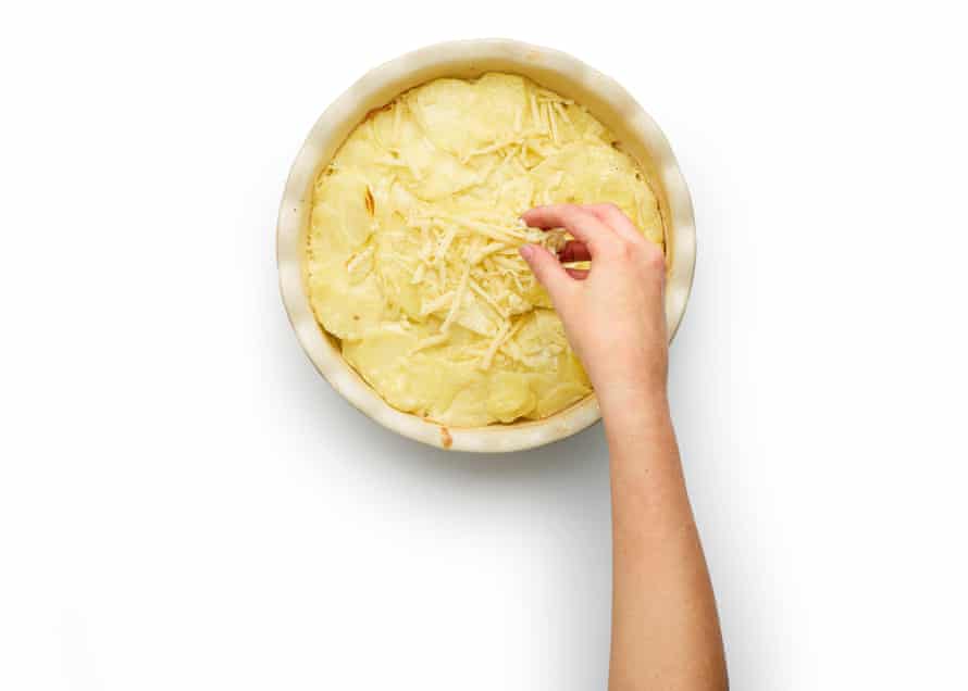 How to make gratin dauphinois – recipe | Food 9 Felicity Cloake’s masterclass – dauphinois potatoes_08. Add cheese then bake again, uncovered.