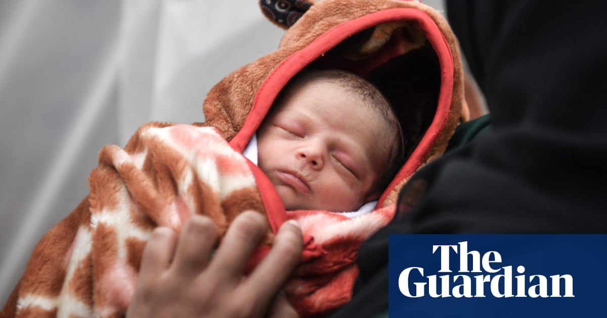 Жени като Ханан се сблъскват с раждането у дома без