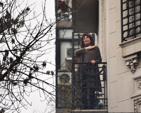 Former Argentinian president Cristina Fernández allowed to serve corruption sentence at home