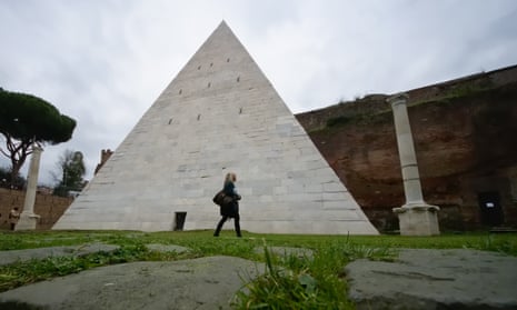 The Pyramid of Cestius in Rome is the city’s only such monument. 