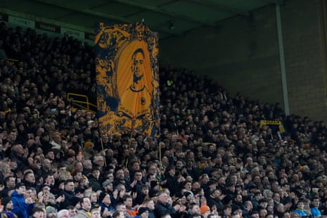 Wolverhampton Wanderers fans pay tribute to the late Diogo Jota.