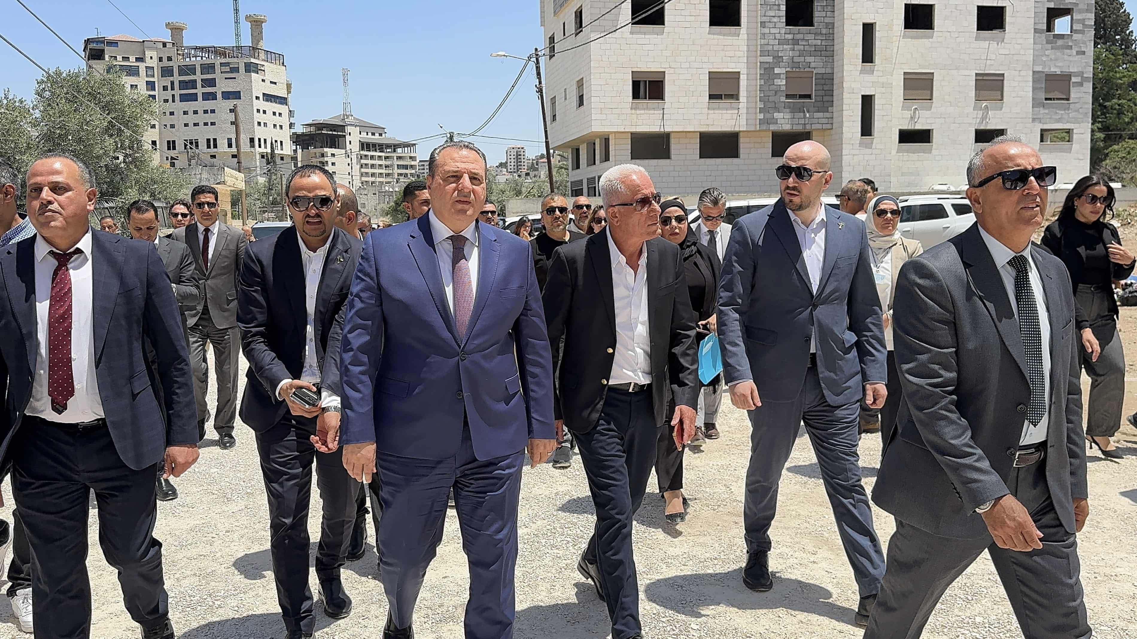 Israeli troops fire ‘warning shots’ at 25 diplomats visiting occupied West Bank (theguardian.com)
