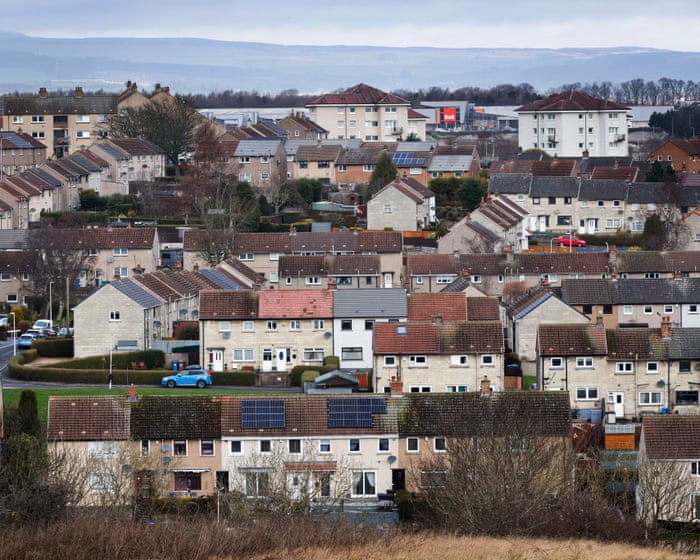 Heat pumps and insulation would cut UK living costs more than new oilfields, study suggests