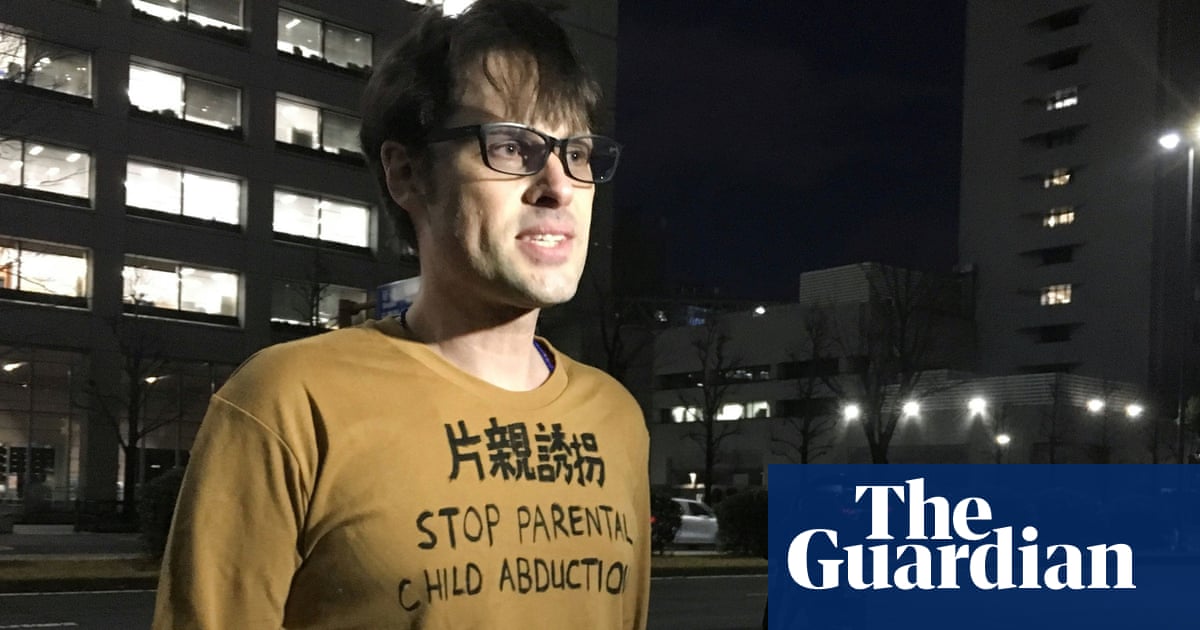 Australian journalist gets suspended sentence over search for his children