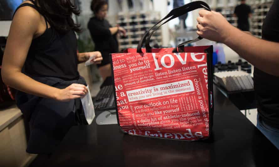 how does the lululemon warranty workers