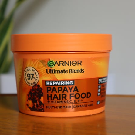 A tub of Garnier Ultimate Blends Hair Food Papaya 3-in-1 Damaged Hair Mask Treatment 390ml
