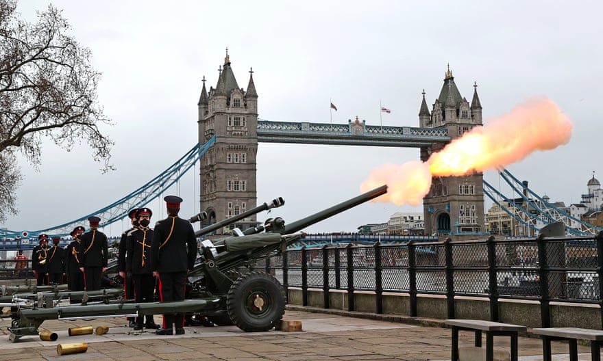 The death gun salute will be fired at Tower Hill.