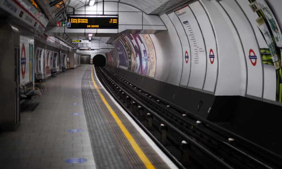 An empty platform at Tottenham Court Road underground station