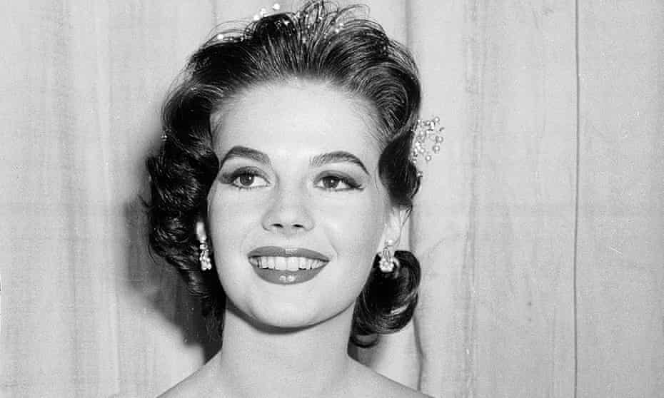 Natalie Wood  at the Academy Awards in Los Angeles in 1957.