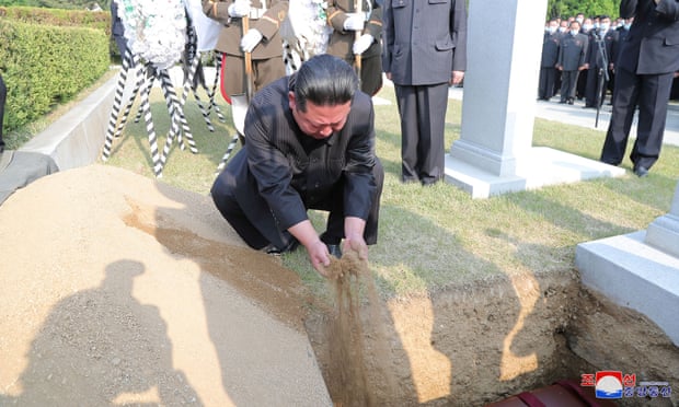 Kim Jong-un drops dirt into Hyon Chol-hae’s grave