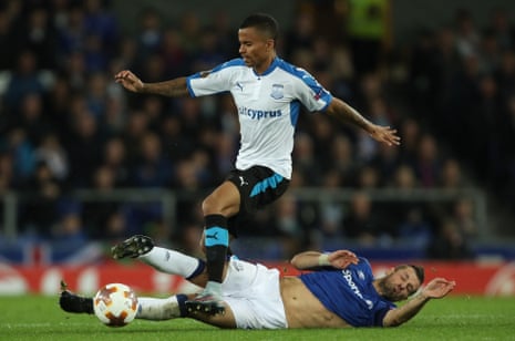 Everton’s Morgan Schneiderlin slides in in an attempt to dispossess Allan Rodrigues De Souza of Apollon Limassol