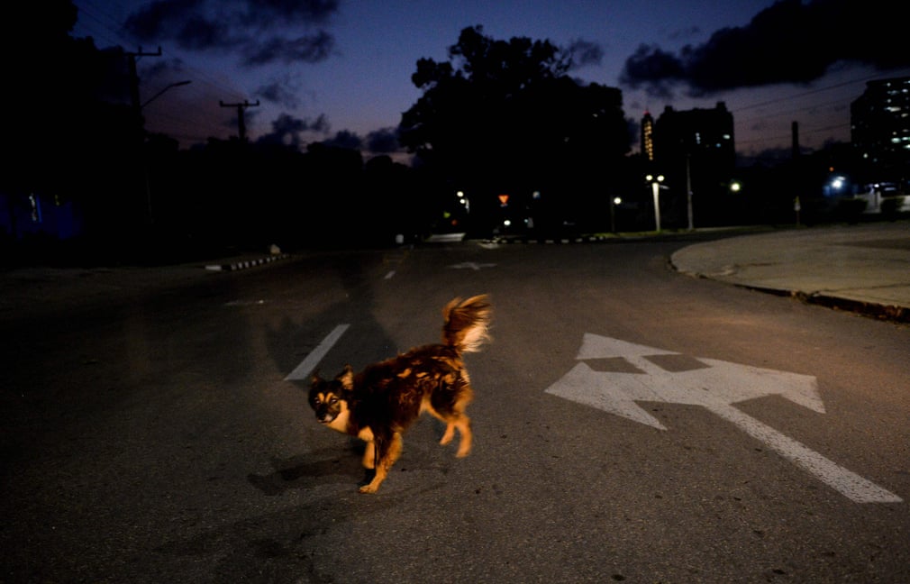 In Havanna wurden in den letzten 7 Tagen 302 COVID-19-Fälle bestätige, soviel wie noch wie in einer Woche seit Beginn der Pandemie. | Bildquelle: https://www.theguardian.com/world/gallery/2020/sep/03/coronavirus-curfew-in-havana-cuba-in-pictures © Yamil Lage/AFP/Getty Images | Bilder sind in der Regel urheberrechtlich geschützt In Havanna wurden in den letzten 7 Tagen 302 COVID-19-Fälle bestätige, soviel wie noch wie in einer Woche seit Beginn der Pandemie. | Bildquelle: https://www.theguardian.com/world/gallery/2020/sep/03/coronavirus-curfew-in-havana-cuba-in-pictures © Yamil Lage/AFP/Getty Images | Bilder sind in der Regel urheberrechtlich geschützt