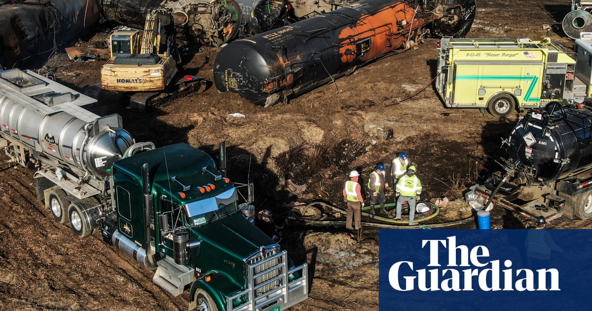 Ohio senator blasts train operator and lobbyists over toxic derailment