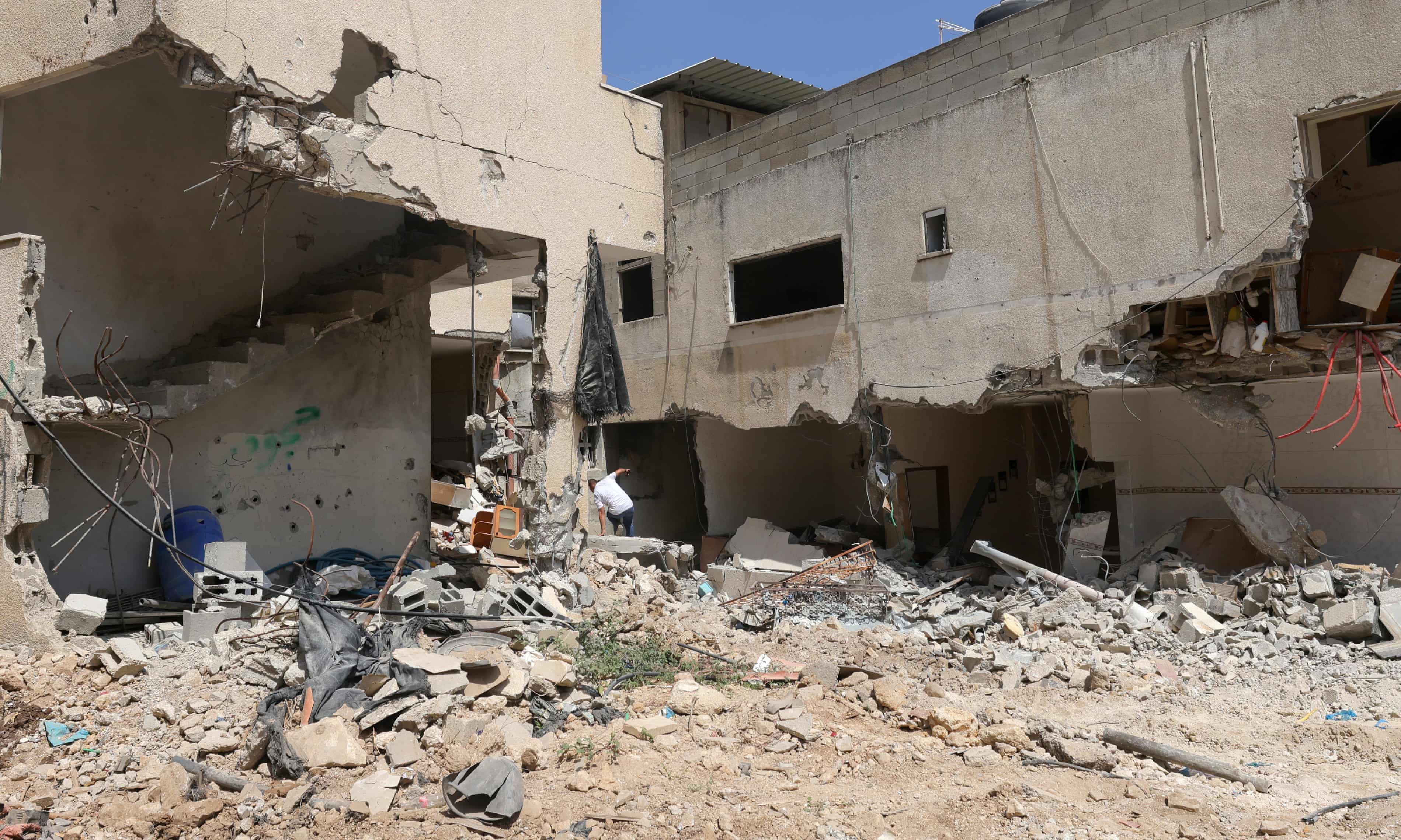 Contempt for Palestinian Authority in West Bank after deadly Israeli strikes (theguardian.com)