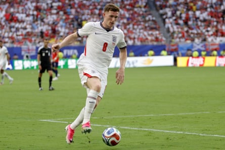 Elliot Anderson in possession